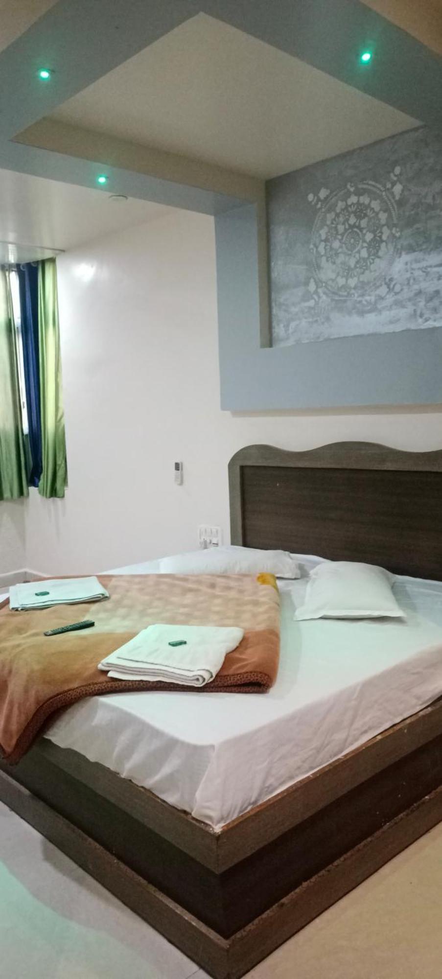 New Hotel Rajvihar Pachmarhī エクステリア 写真